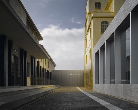 prada foundation mailand|fondazione prada tours.